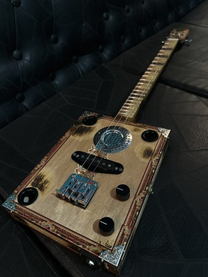 Flor de Las Antilhas Light Burned Resonator - Image 2