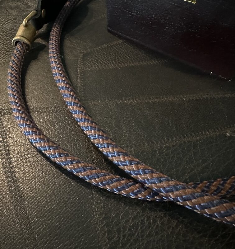 Correia CBG  CAO Brown and Blue ouro velho