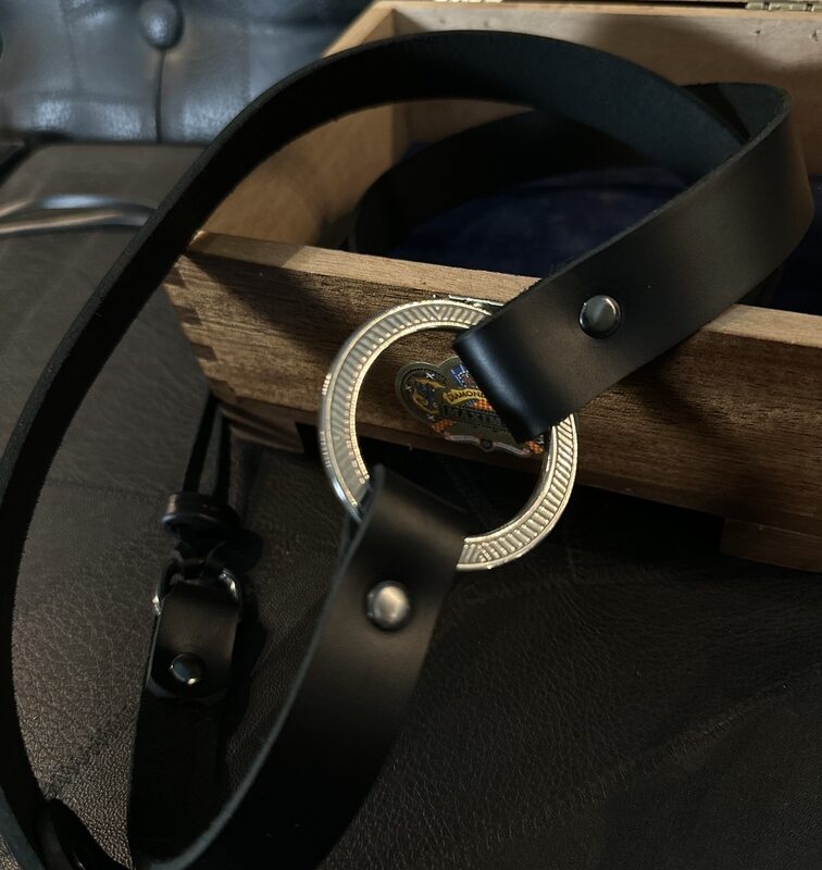 Correia CBG Custom Shop MAXXIMUS em couro preto com argola SELARIA