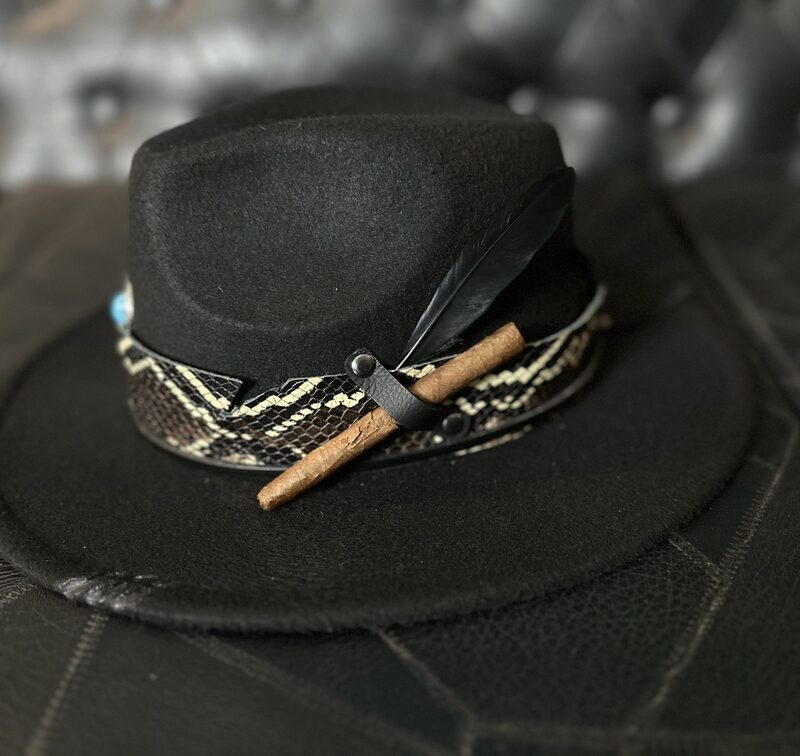 Chapéu estilo western unisex em feltro customizado BLACK CHICAGO tamanho 56