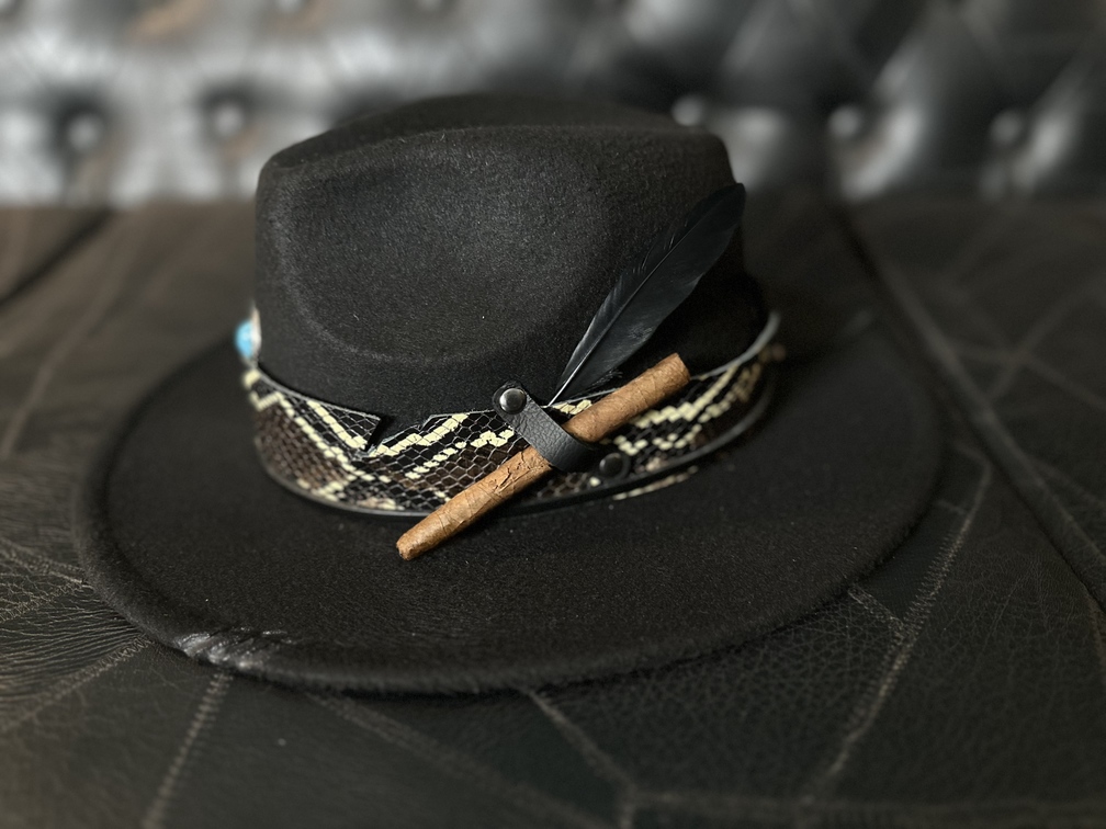 Chapéu estilo western unisex em feltro customizado BLACK CHICAGO tamanho 56