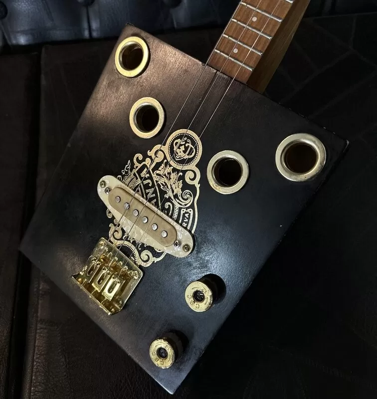 Laranja Oversound Calibre 12 GOLD & BLACK